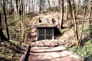 Foto van de kunstbunker in de duinen van Castricum