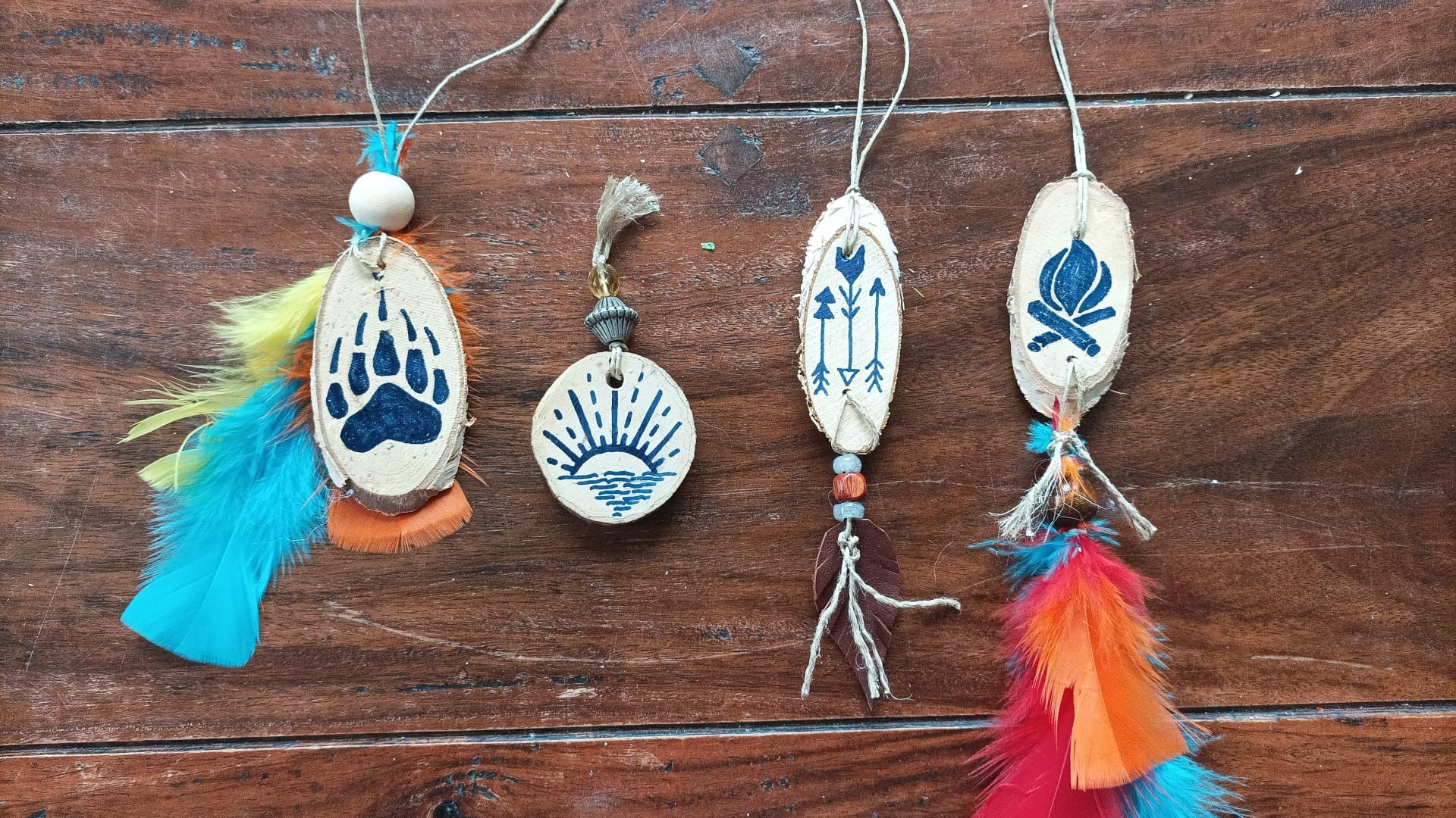 Meivakantie | Hildes Atelier - Steentijd-amuletjes maken